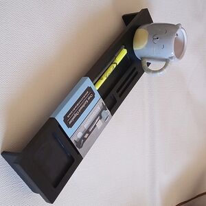 Over keyboard organizer